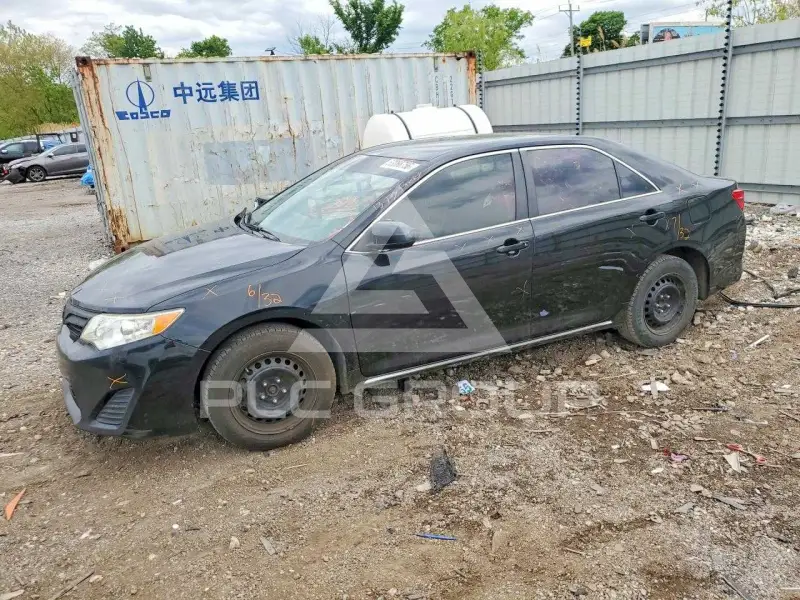 2013 Toyota CAMRY фото