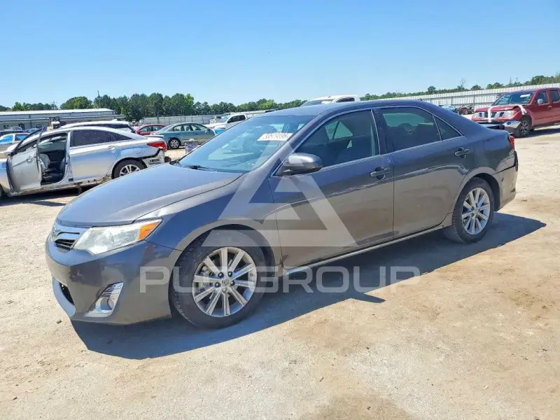 2013 Toyota CAMRY фото