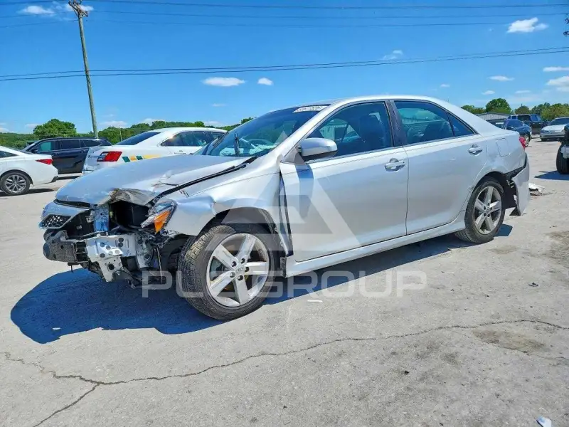 2013 Toyota CAMRY фото