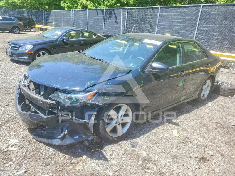 2013 Toyota CAMRY фото