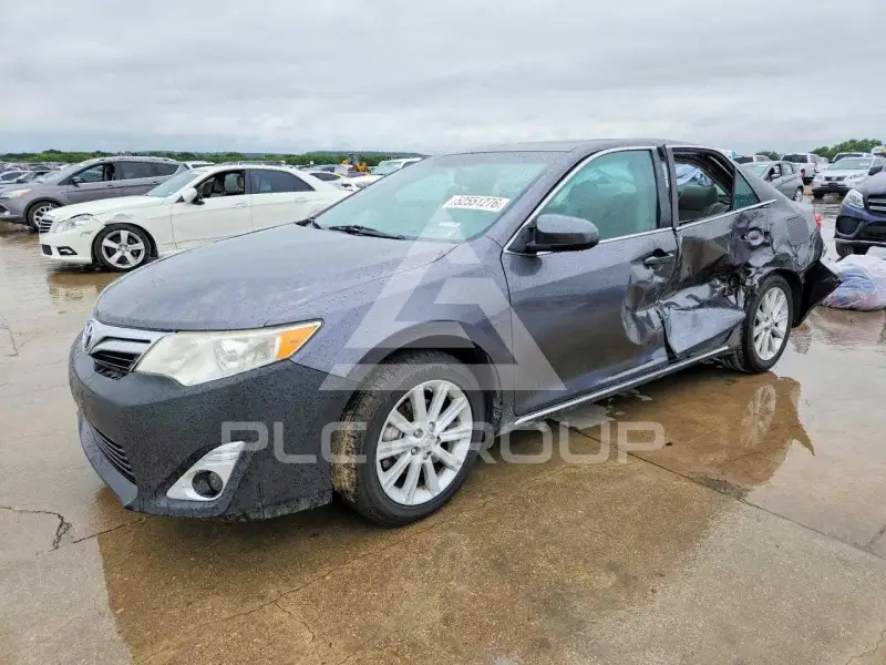 2013 Toyota CAMRY фото