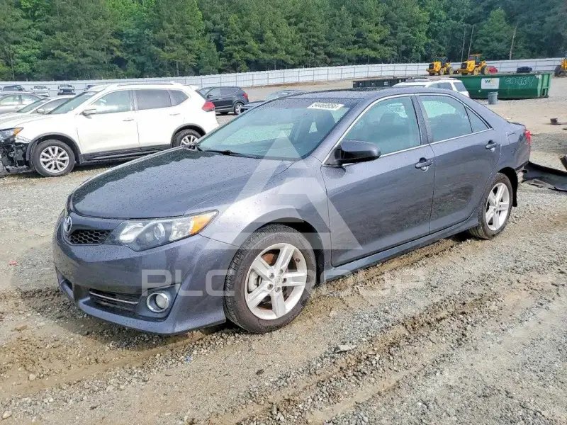 2013 Toyota CAMRY фото