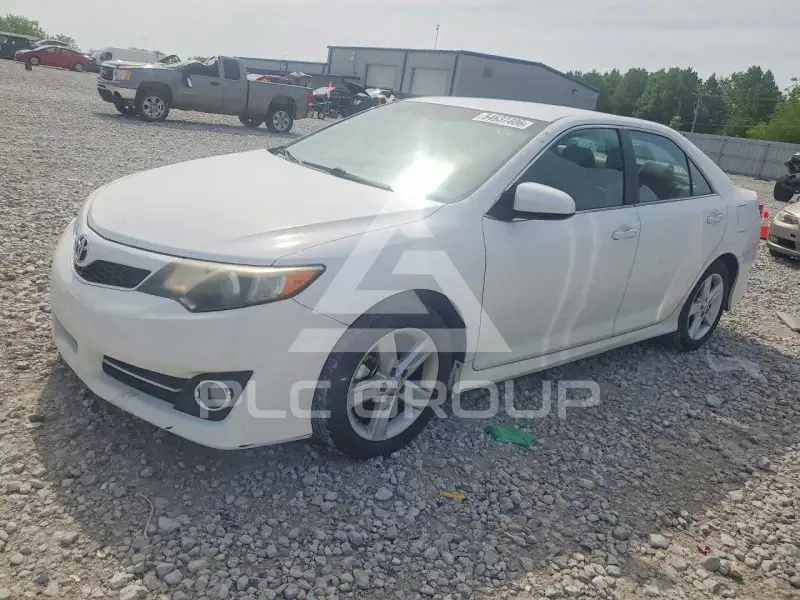 2013 Toyota CAMRY photo