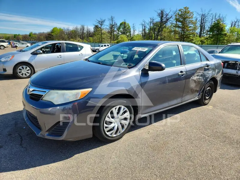 2013 Toyota CAMRY фото
