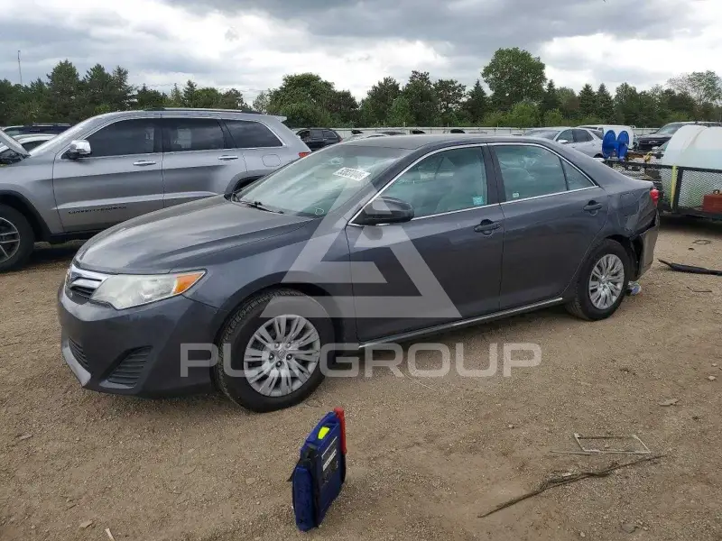 2013 Toyota CAMRY фото