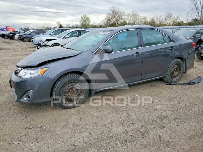 2013 Toyota CAMRY фото