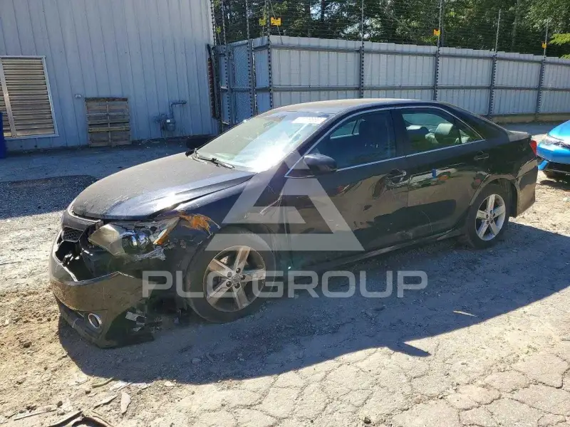 2013 Toyota CAMRY фото