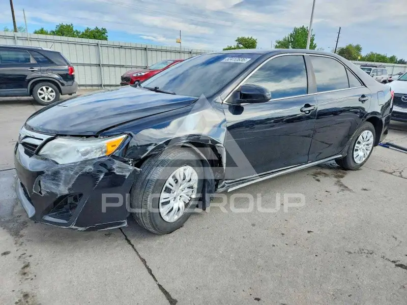 2013 Toyota CAMRY фото
