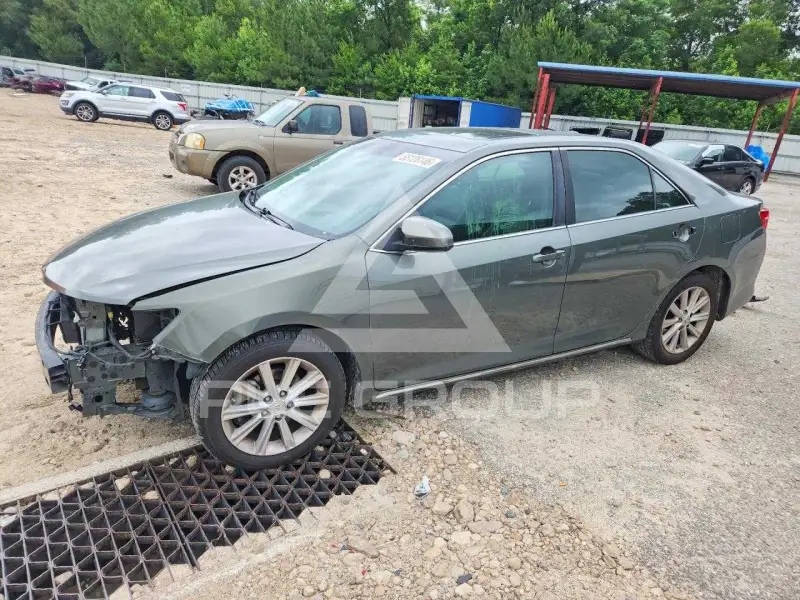 2013 Toyota CAMRY фото