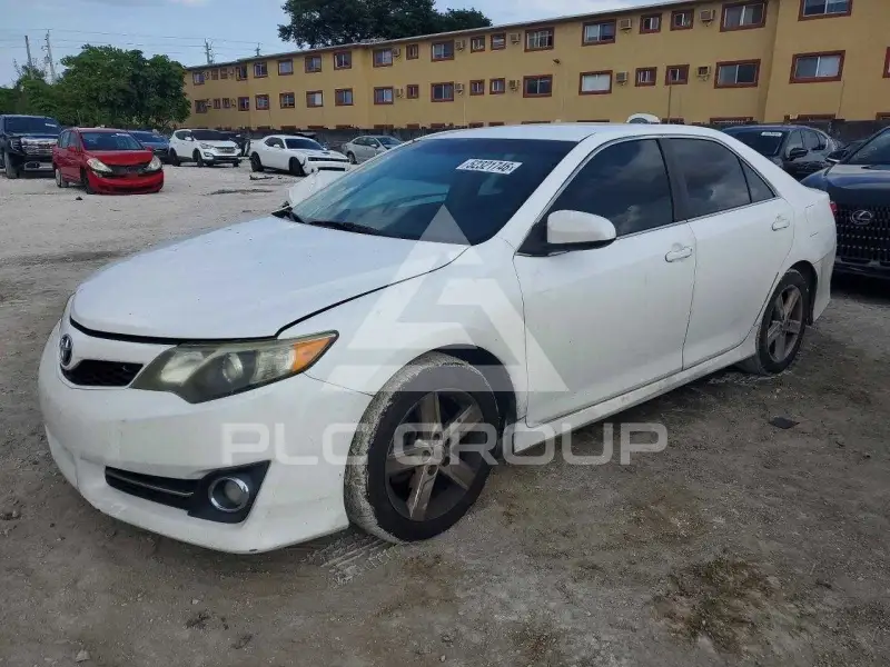 2013 Toyota CAMRY фото