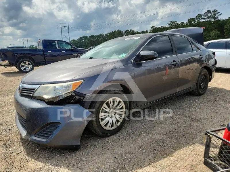 2013 Toyota CAMRY photo