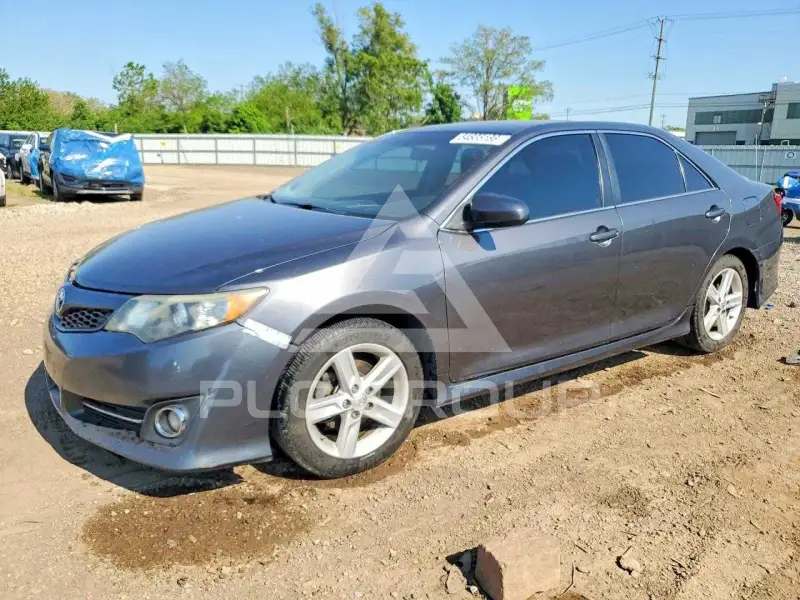 2013 Toyota CAMRY фото