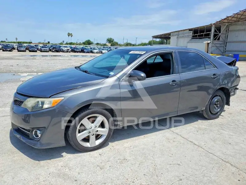 2013 Toyota CAMRY фото