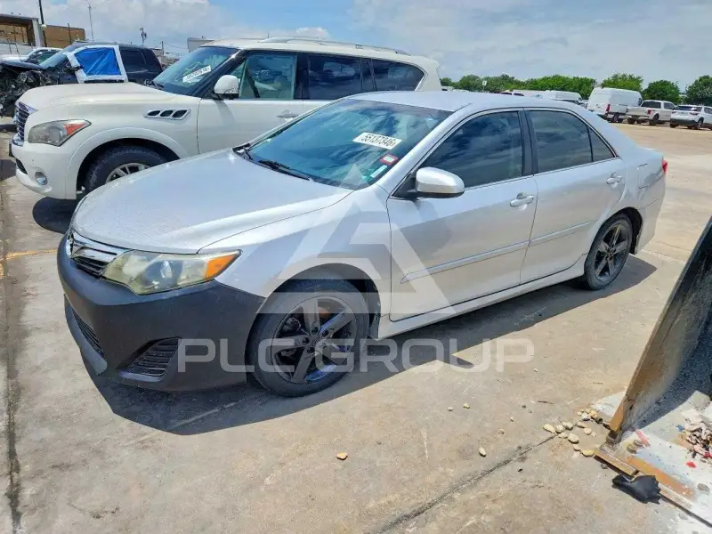2013 Toyota CAMRY фото