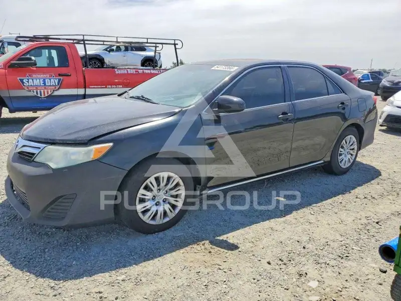 2013 Toyota CAMRY фото