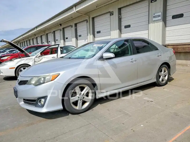 2013 Toyota CAMRY photo
