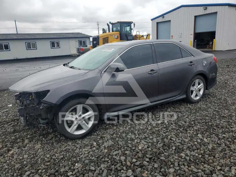 2013 Toyota CAMRY фото