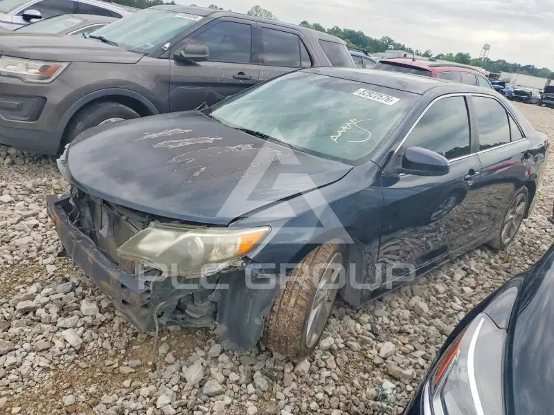 2013 Toyota CAMRY фото