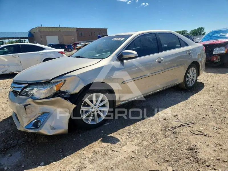 2013 Toyota CAMRY фото