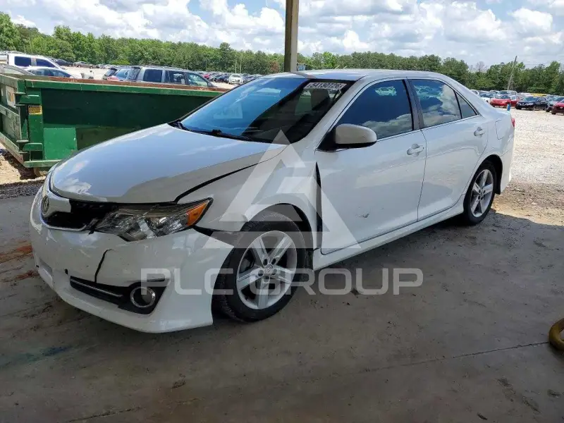 2013 Toyota CAMRY фото