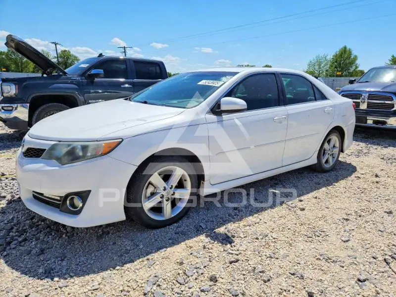 2013 Toyota CAMRY фото
