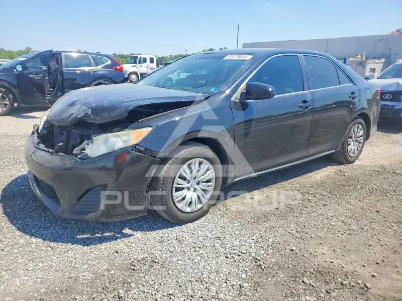 2013 Toyota CAMRY фото