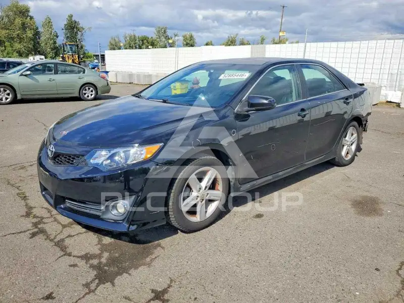 2013 Toyota CAMRY фото