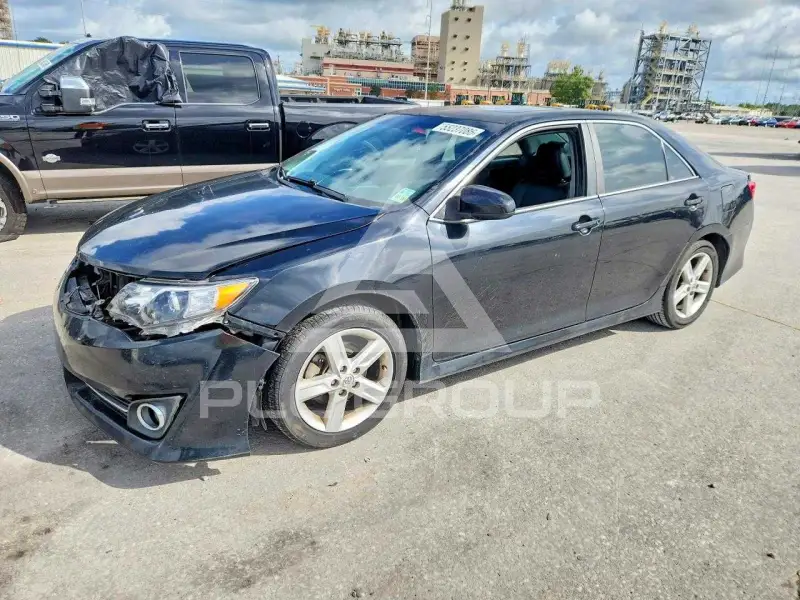 2013 Toyota CAMRY фото