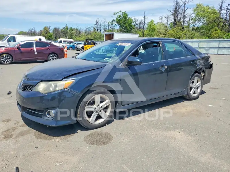 2013 Toyota CAMRY photo