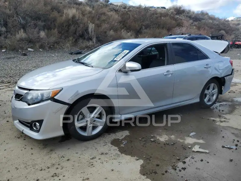 2013 Toyota CAMRY фото