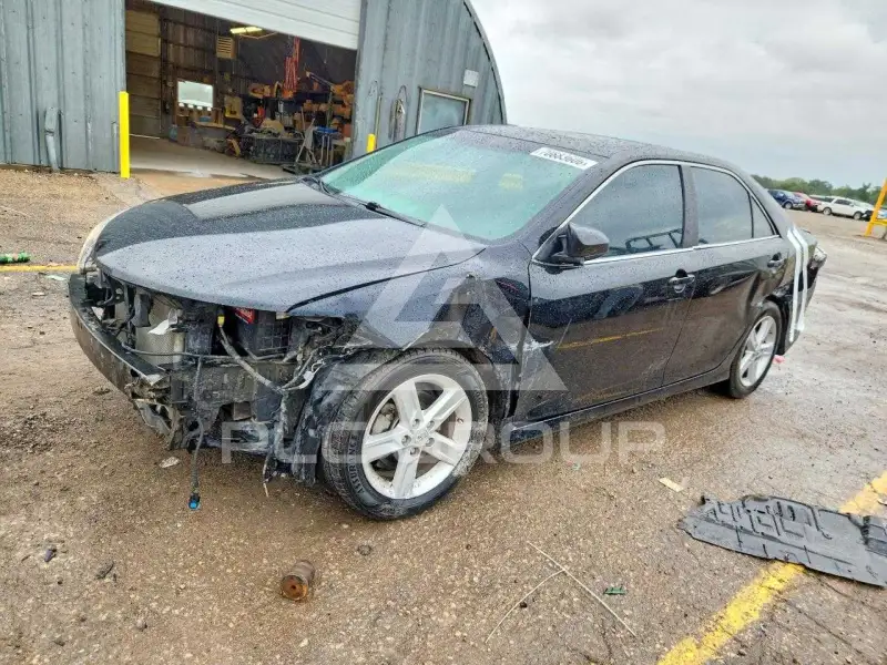 2013 Toyota CAMRY photo