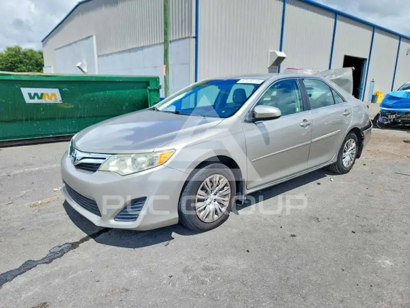 2013 Toyota CAMRY фото