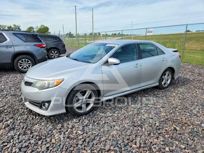 2013 Toyota CAMRY photo