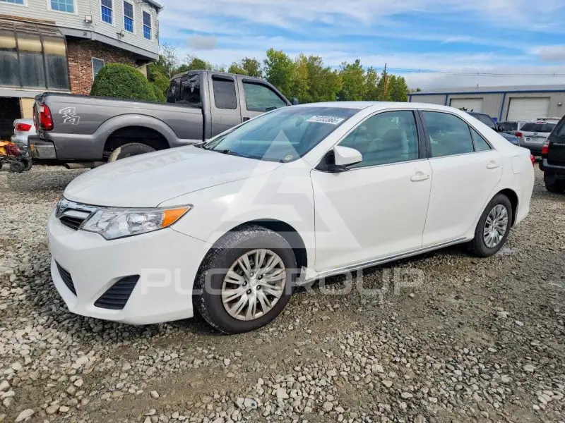2013 Toyota CAMRY фото