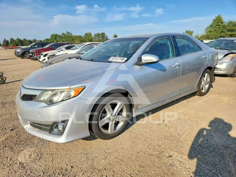 2013 Toyota CAMRY photo