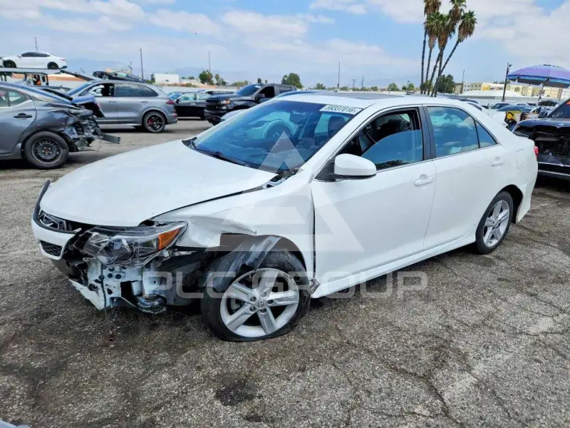 2013 Toyota CAMRY photo