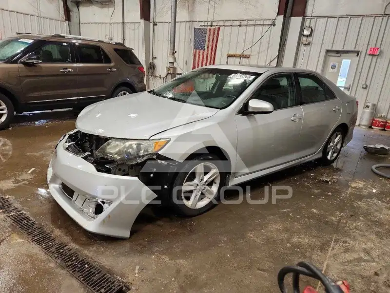 2013 Toyota CAMRY фото