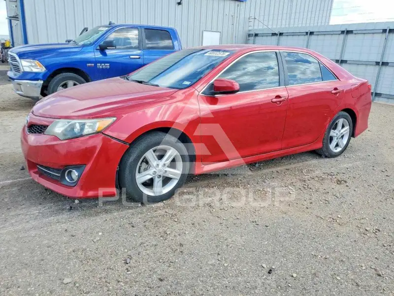 2013 Toyota CAMRY фото