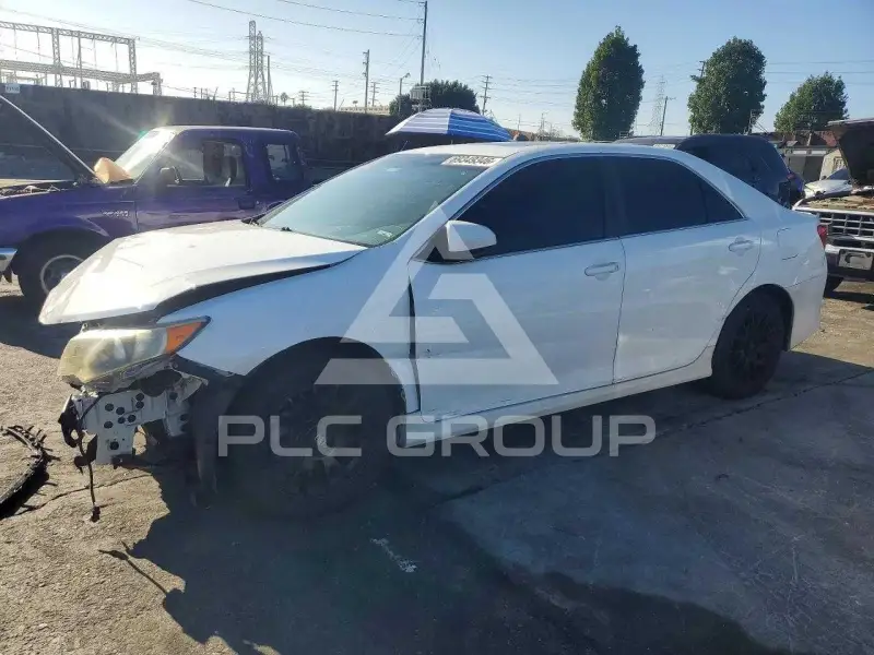 2013 Toyota CAMRY фото