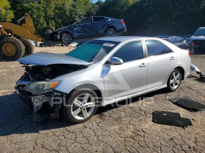 2013 Toyota CAMRY фото