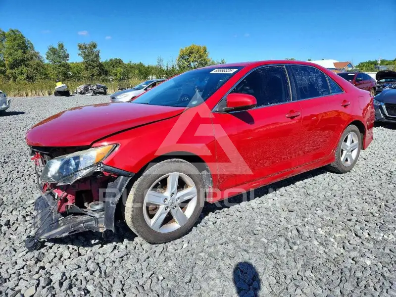 2013 Toyota CAMRY photo