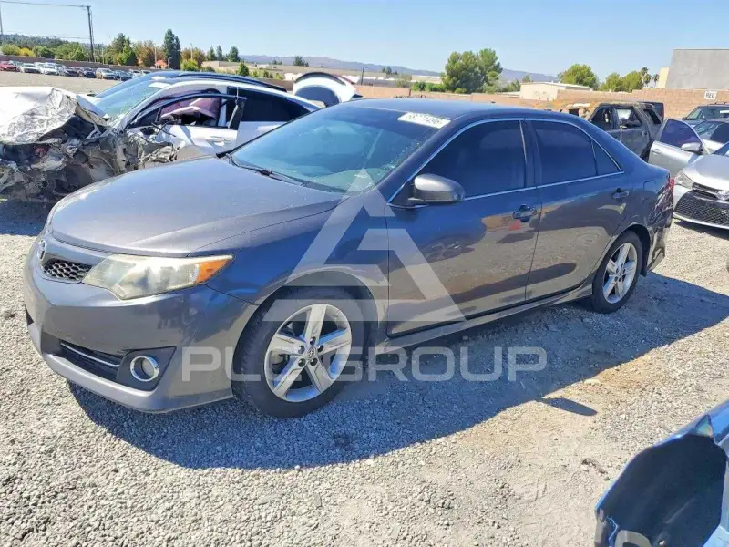 2013 Toyota CAMRY фото