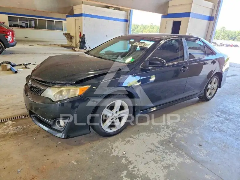 2013 Toyota CAMRY photo