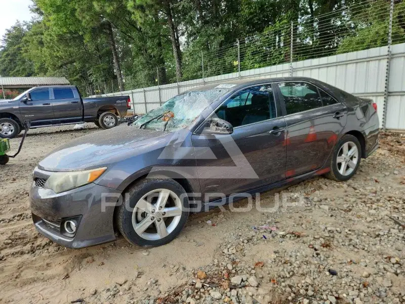 2013 Toyota CAMRY фото