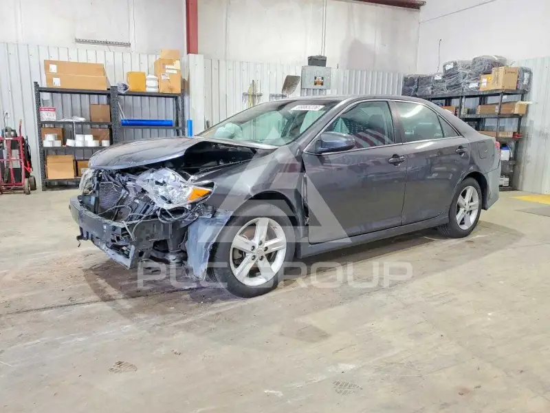 2013 Toyota CAMRY фото