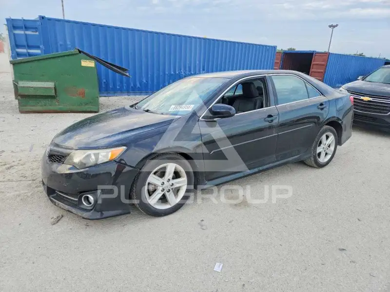 2013 Toyota CAMRY photo