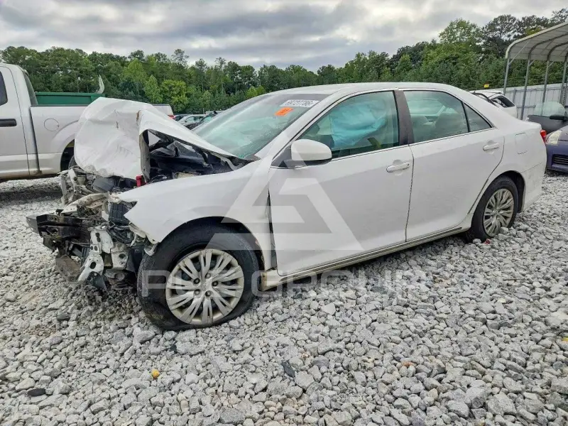 2013 Toyota CAMRY фото