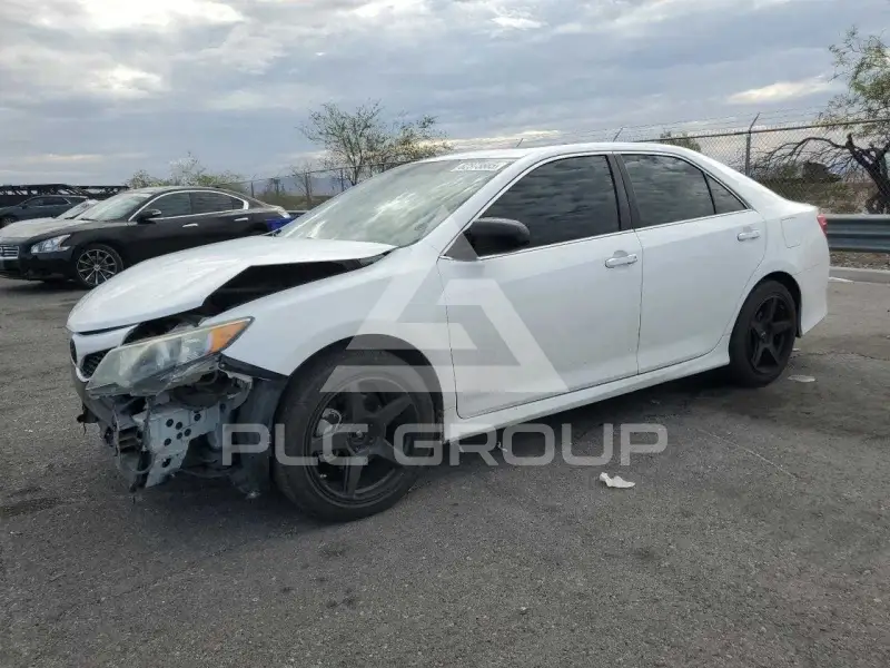 2013 Toyota CAMRY фото
