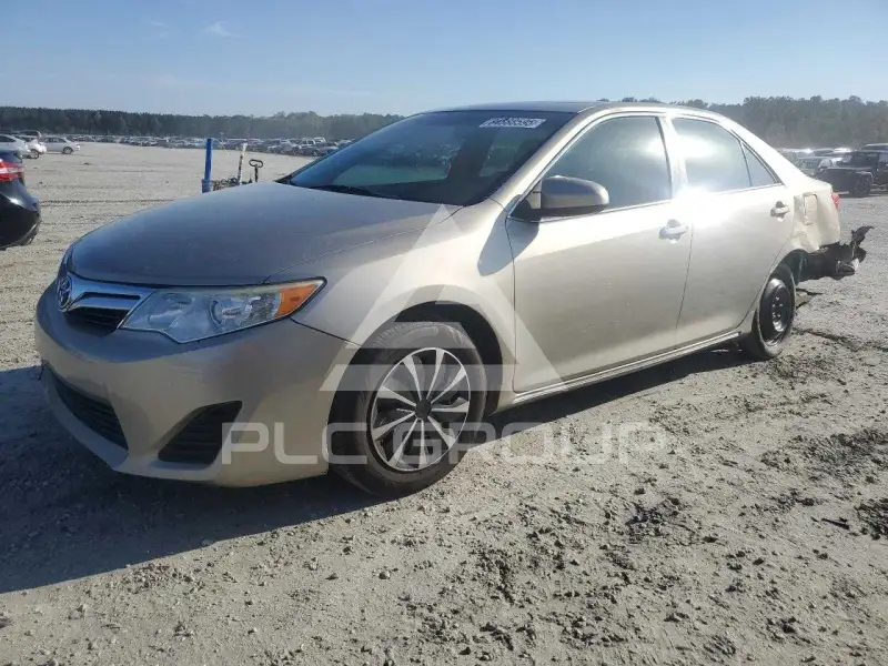 2013 Toyota CAMRY фото