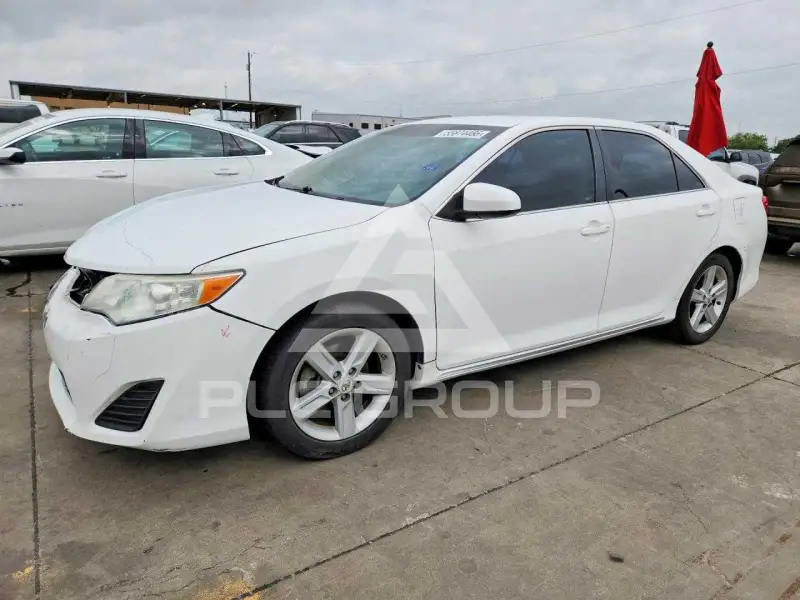 2013 Toyota CAMRY фото